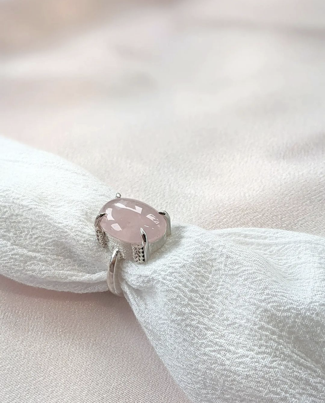 Rose quartz ring