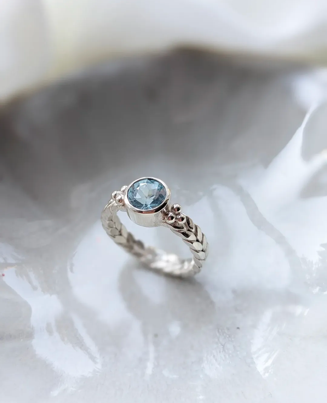 Square braid shine stone ring