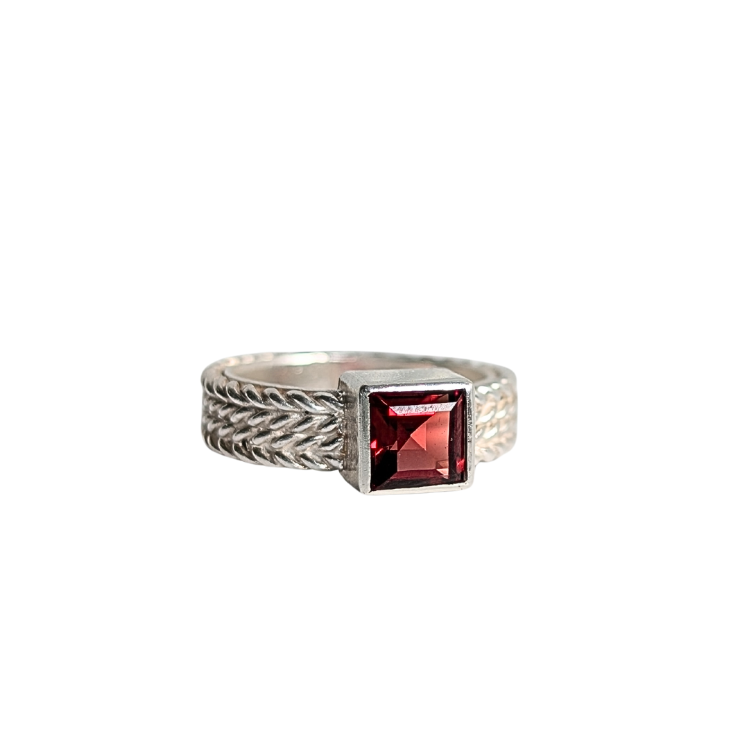 The Braided Flame Ring